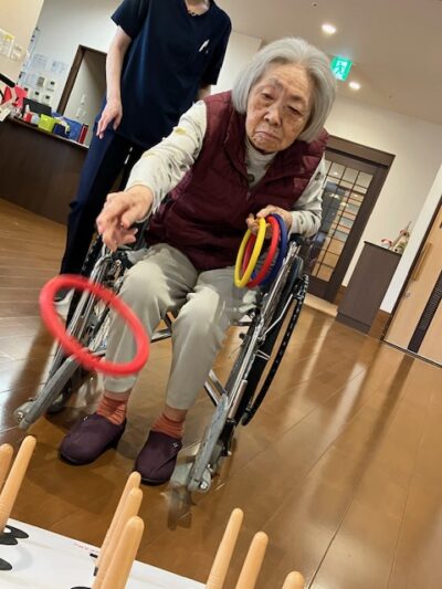 皆さんも真剣な表情で輪を狙っていらっしゃいました