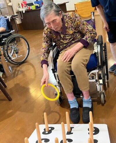 皆さんも真剣な表情で輪を狙っていらっしゃいました