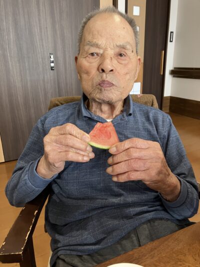 スイカを皆様と一緒に頂きました