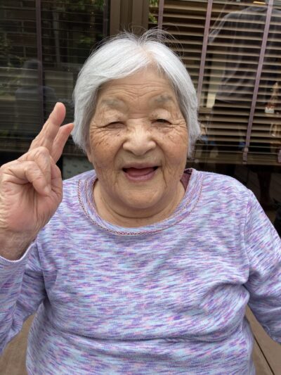 ケーキの前に記念撮影
