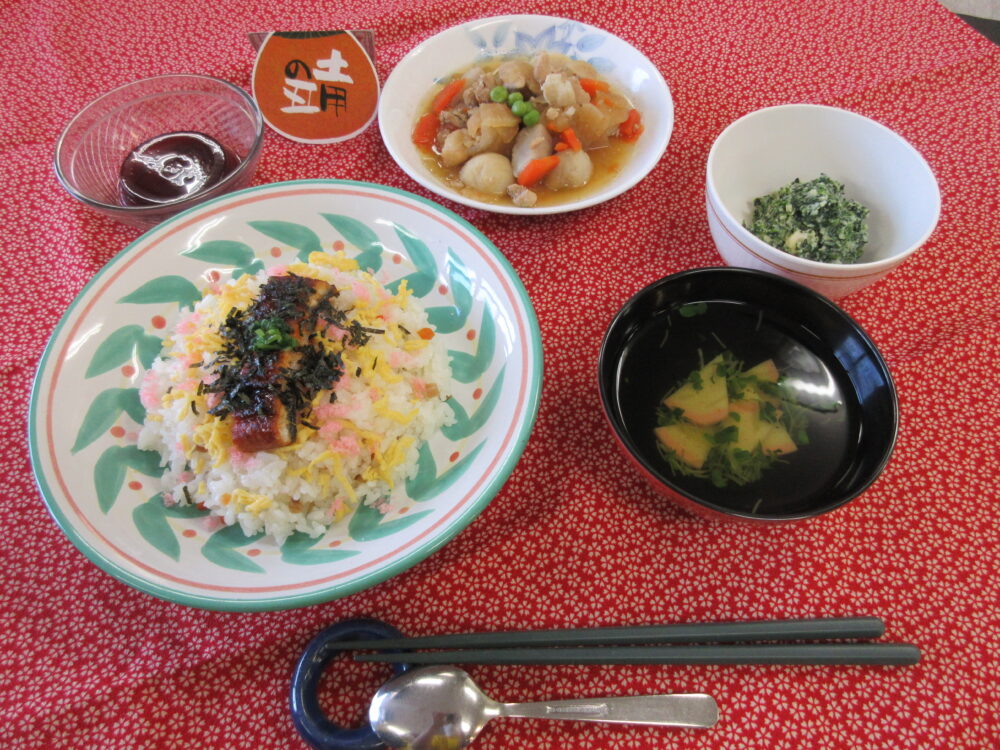 猛暑を吹き飛ばせ！ひろやす荘の丑の日ごはん　栄養課