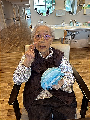 丁寧に花びらを作成中