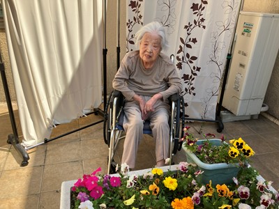 お花と一緒に写真撮影しました