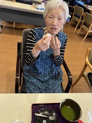 笑顔で召し上がられていました。